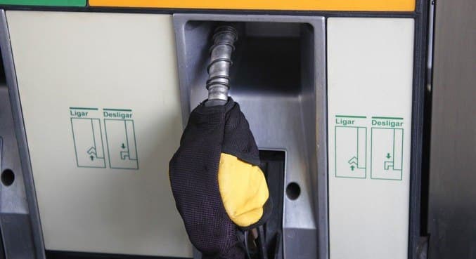 Em 2019, salário mínimo comprava 70 litros a mais de gasolina