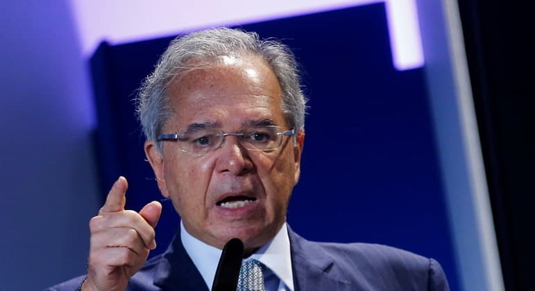 200 entidades pedem impeachment de Paulo Guedes na Câmara