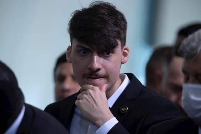 PF abre inquérito para investigar Jair Renan, filho '4' de Bolsonaro