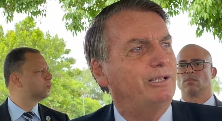 Bolsonaro diz que ainda teve questão de ideologia no Enem