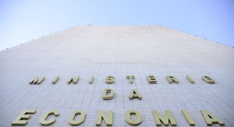 Orçamento de 2022 prevê apenas 2% para investimentos