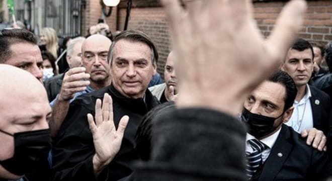 Bolsonaro prevê nova alta de combustíveis e justifica aumento