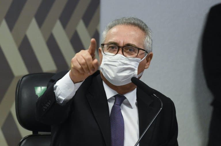 Renan Calheiros inclui mais três nomes à lista de investigados da CPI