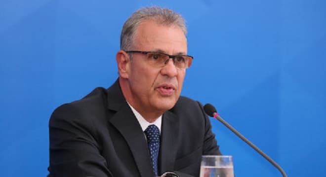 Ministro nega possível racionamento de energia