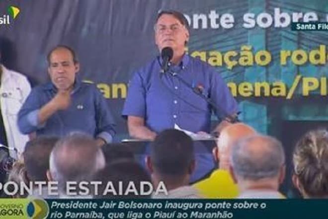 Presidente Bolsonaro durante inauguração da ponte sobre o Rio Parnaíba.