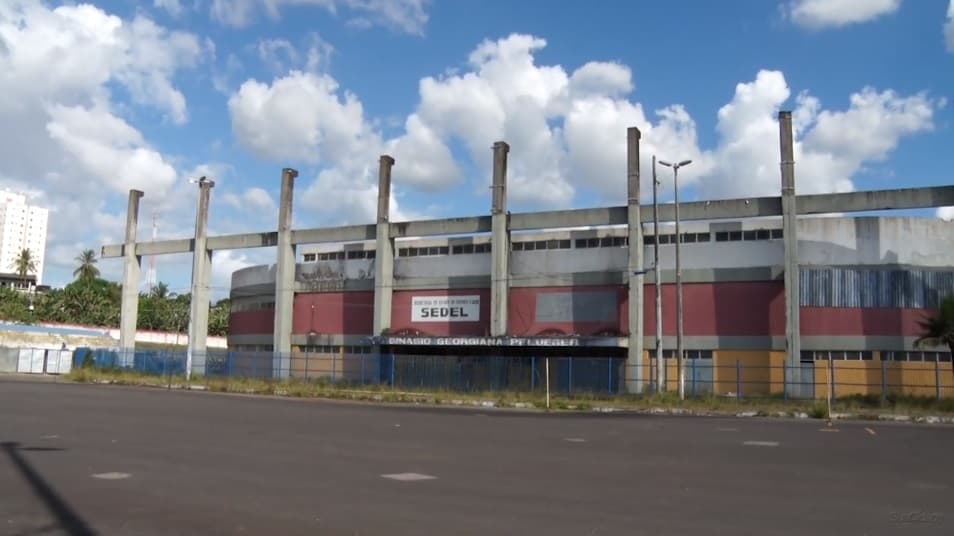 Após 2 anos de acidente, governo anuncia obra no Ginásio Castelinho