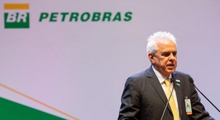 Presidente da Petrobras não planeja deixar cargo após pressão