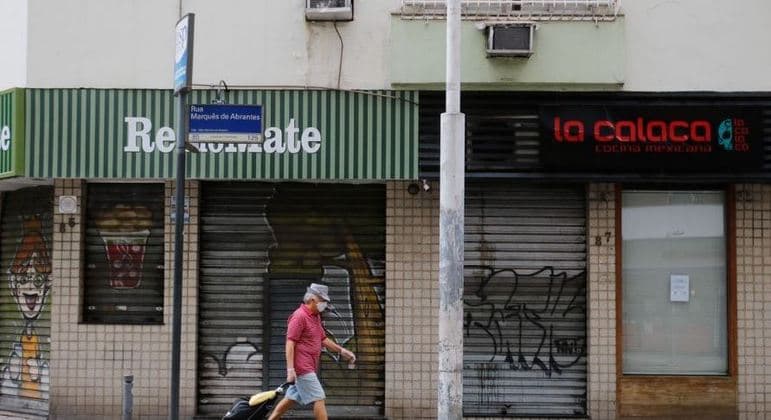 Especialistas: lockdown pode controlar mortes e novas variantes