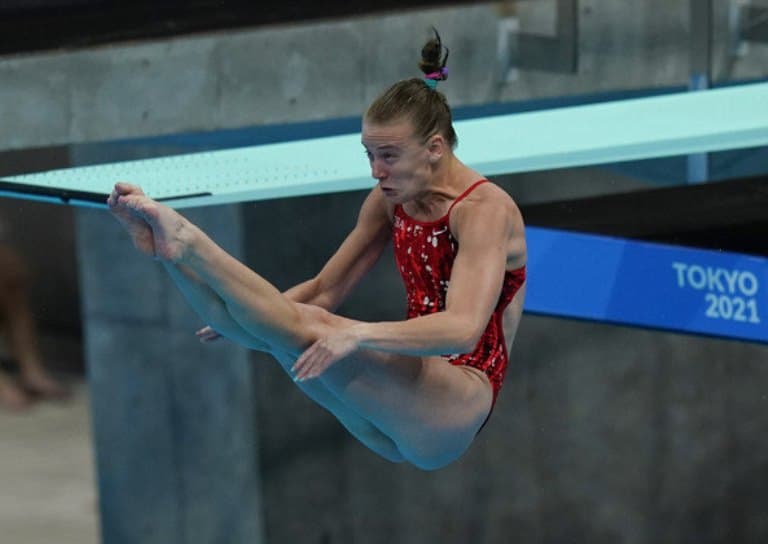 Caras e bocas no salto ornamental chamam atenção em evento-teste