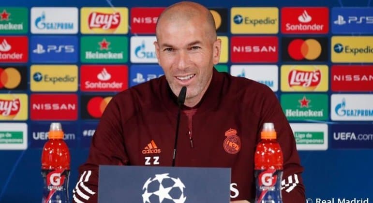 Paris Saint-Germain sonha com a chegada de Zidane como técnico