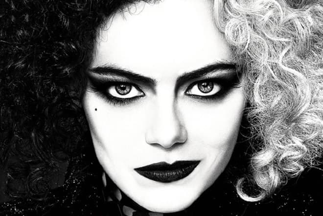 Emma Stone como Cruella.