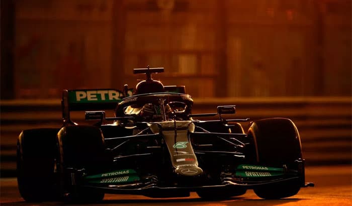 Hamilton encerra a sexta-feira na frente em Abu Dhabi
