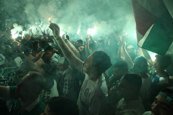 Festa palmeirense fica completa com chegada de heróis do tri