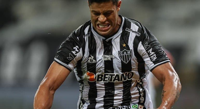 'Mala branca.' Chute na porta do VAR. Começou a guerra entre Flamengo e Atlético Mineiro