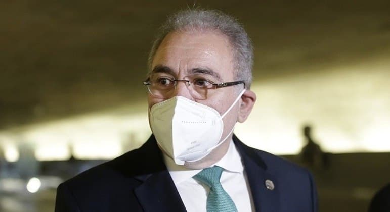 'Não há outro caminho que não a ciência', diz ministro da Saúde