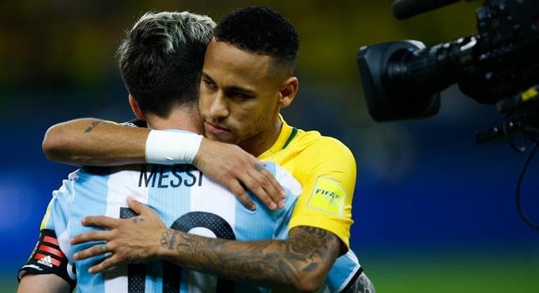 Em duelo particular, Messi tem mais gols e título sobre Neymar