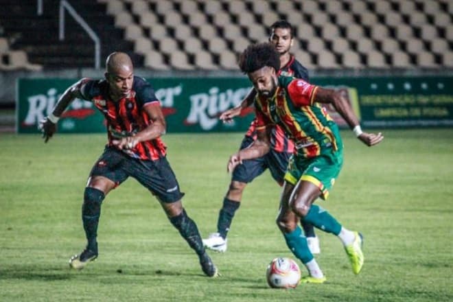 Moto vence Sampaio e retoma liderança do Campeonato Maranhense