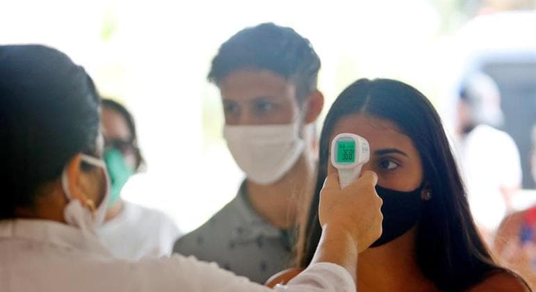 Covid-19: OMS aponta queda de casos no mundo pela 6ª semana