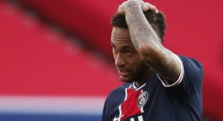 Neymar fracassa na França e, para piorar, não terá Messi no PSG