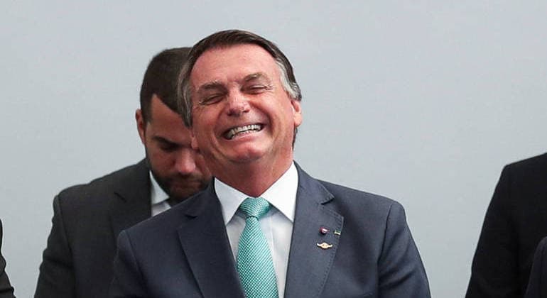 Bolsonaro critica ministros e defende renovação do STF