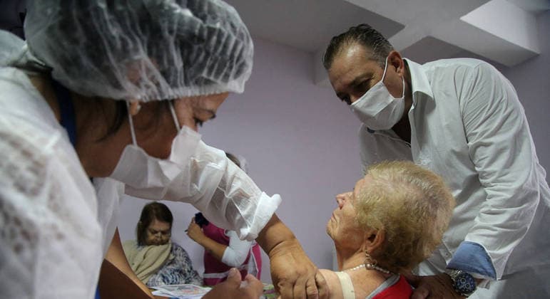 CoronaVac é eficaz contra variante de Manaus, diz estudo preliminar