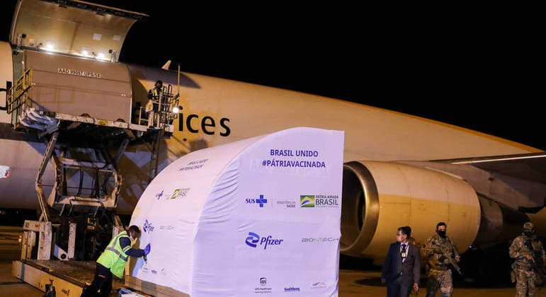 Brasil receberá 17,6 milhões de vacinas da Pfizer até 22 de agosto