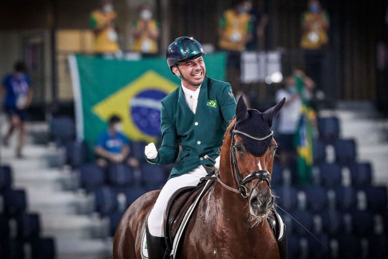 Rodolpho Riskalla é prata no hipismo adestramento na Paralimpíada