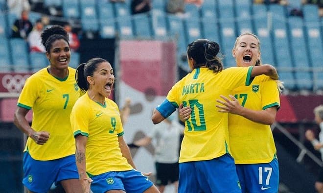 Seleção feminina goleia China na estreia do Brasil na Olímpiada