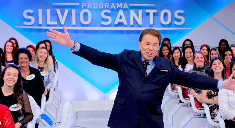 Silvio Santos é internado após ser diagnosticado com covid
