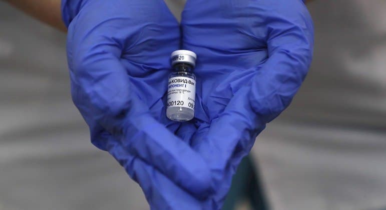 Governadores do Nordeste querem aplicar vacina russa este mês