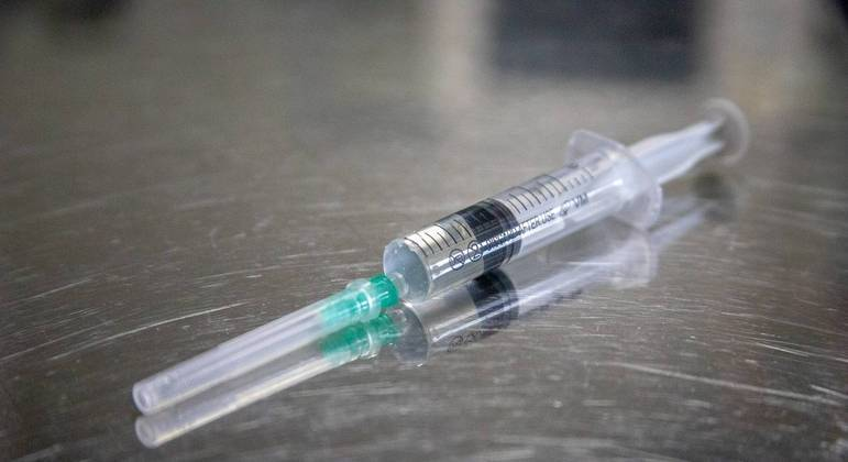 Homem é preso na França por atacar cerca de 20 pessoas com agulhas