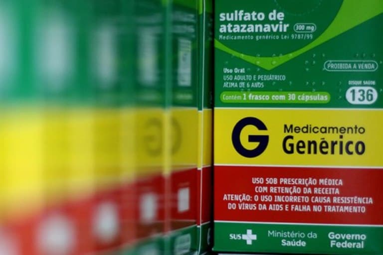 Entenda o significado das tarjas coloridas nas embalagens dos remédios