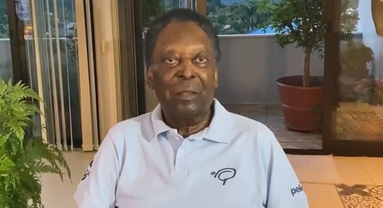Santos manda mensagem de apoio para Pelé: "Vida longa ao Rei"
