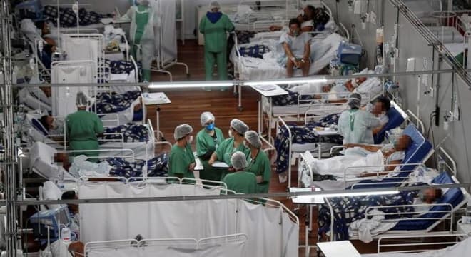 Brasil bate recorde de novos casos de Covid, com 224.567 em 24 horas