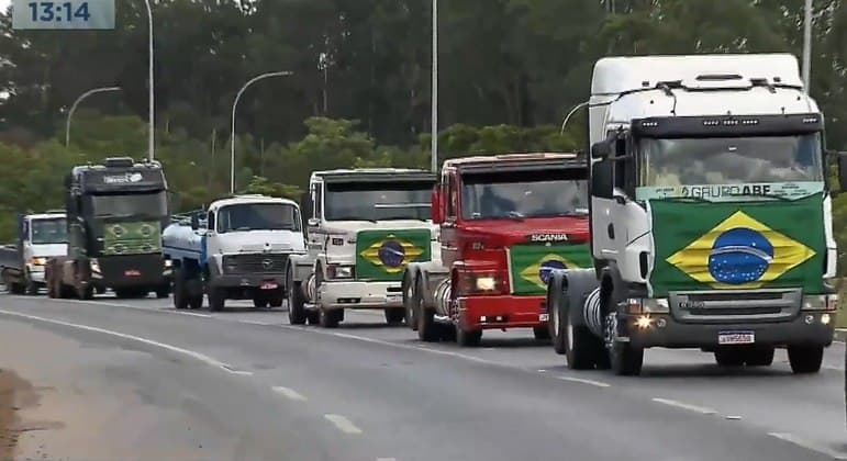 Moraes bloqueia contas de suspeitos de financiar atos contra resultado das eleições
