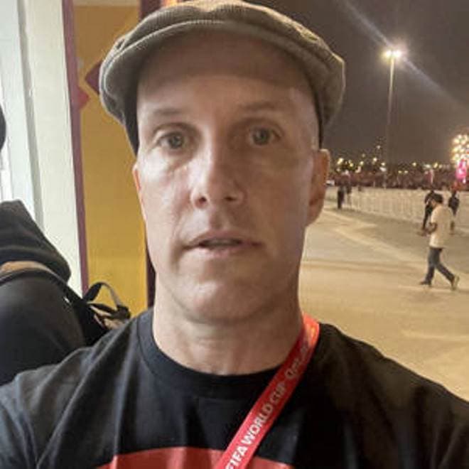 Jornalista esportivo americano morre no Catar durante cobertura