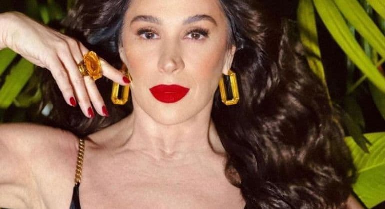 Claudia Raia dá show de antipatia com jornalista