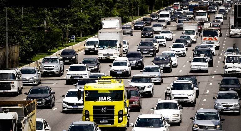 SP suspende rodízio de carros no Natal e no Ano-Novo