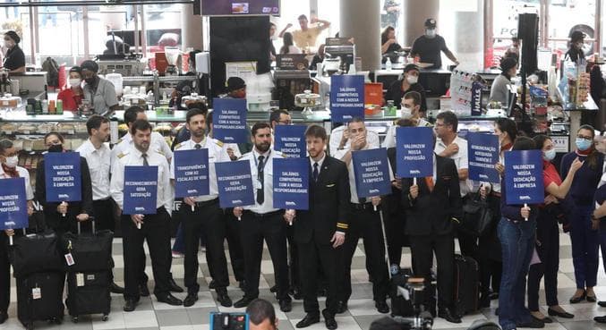 Aeronautas decidem em votação se aceitam proposta