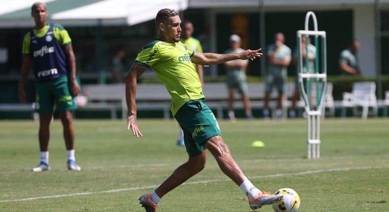 Palmeiras e Corinthians fazem 1º clássico paulista no Brasileirão