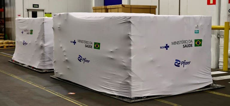 Brasil recebe primeiro lote de vacinas Covid-19 para crianças de 6 meses