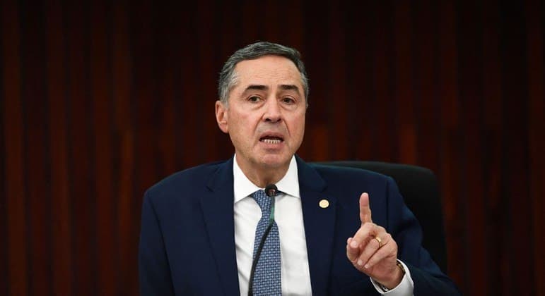 Barroso vota por manter ampliação de poderes do Tribunal Superior Eleitoral