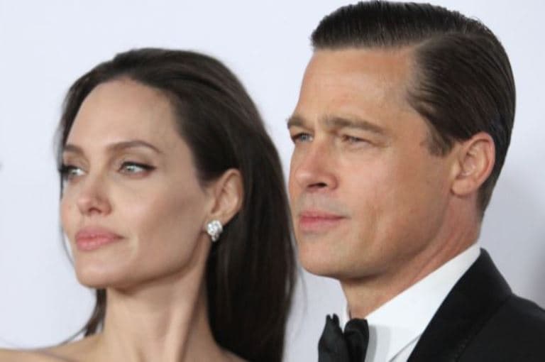Angelina Jolie acusa Brad Pitt de agredir a família em viagem de avião