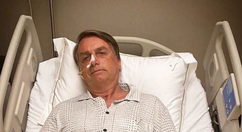 Internado em SP, Bolsonaro diz que poderá passar por cirurgia