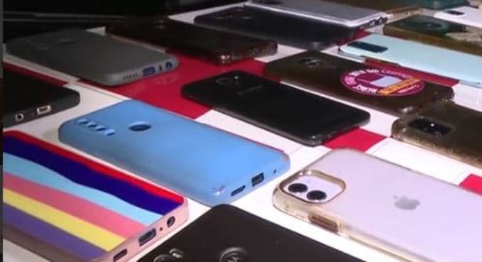 Alta de roubos faz disparar em até 80% vendas de seguros para celular