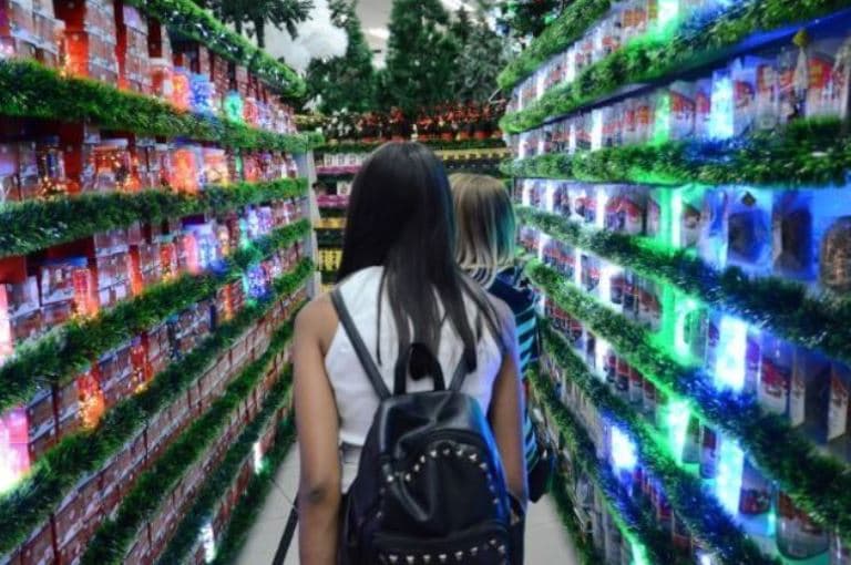 Amigo secreto deve movimentar R$ 6,7 bi; saiba planejar os presentes de Natal