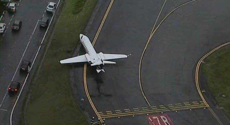 Voos voltam ao normal após cancelamentos causados por incidente com aeronave
