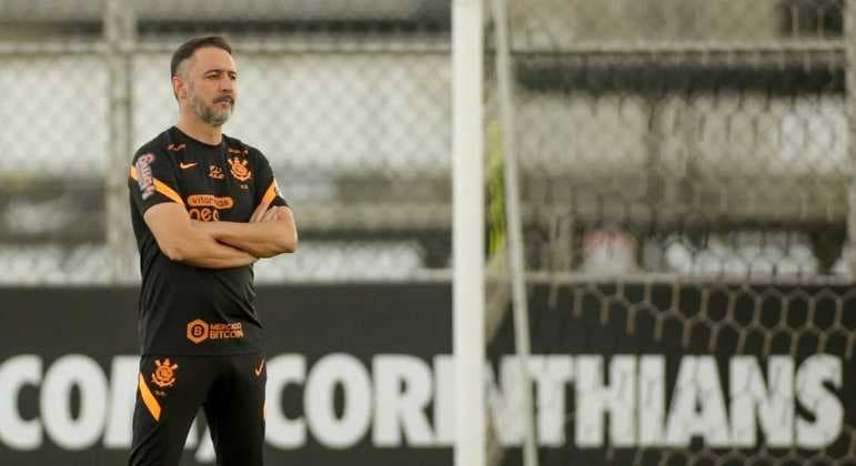 Corinthians recebe o RB Bragantino para voltar a vencer no Brasileirão
