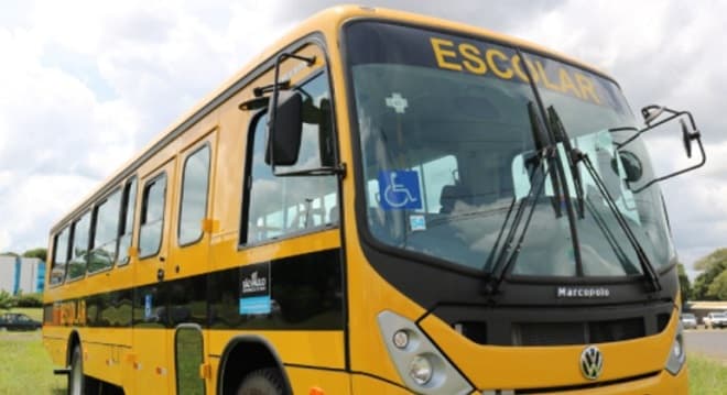 TCU suspende compra de ônibus escolares para apurar superfaturamento