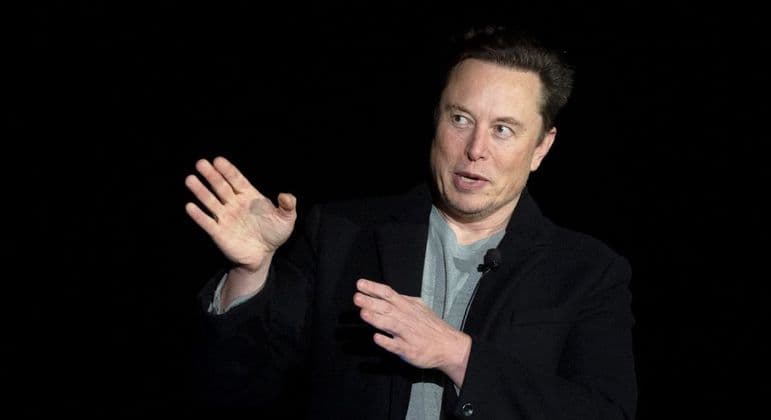 Elon Musk diz que deixará cargo de CEO do Twitter após perder enquete